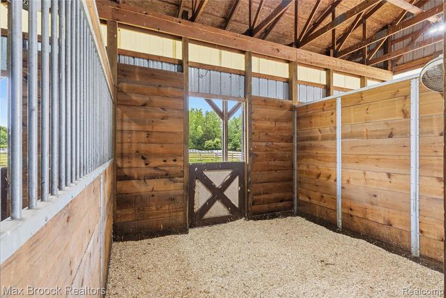 2566 N 5 Mile Road, Midland, MI 48642