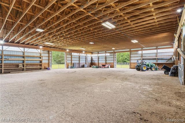 2566 N 5 Mile Road, Midland, MI 48642