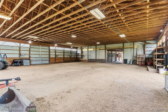 2566 N 5 Mile Road, Midland, MI 48642