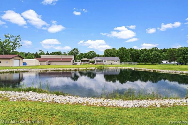 2566 N 5 Mile Road, Midland, MI 48642