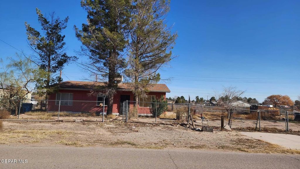 11221 Nueva Mission Road, Socorro, TX 79927