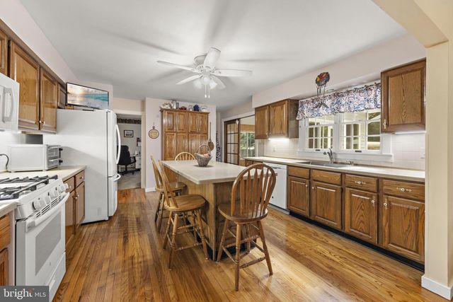 4 PINE OAK DR, Little Egg Harbor Twp, NJ 08087