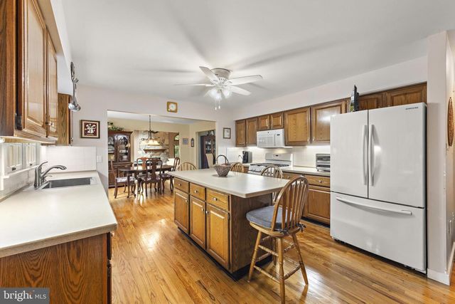 4 PINE OAK DR, Little Egg Harbor Twp, NJ 08087
