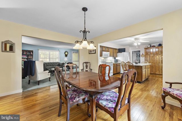4 PINE OAK DR, Little Egg Harbor Twp, NJ 08087