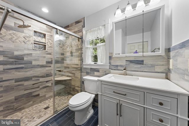 4 PINE OAK DR, Little Egg Harbor Twp, NJ 08087