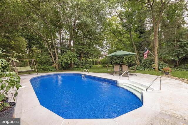 4 PINE OAK DR, Little Egg Harbor Twp, NJ 08087