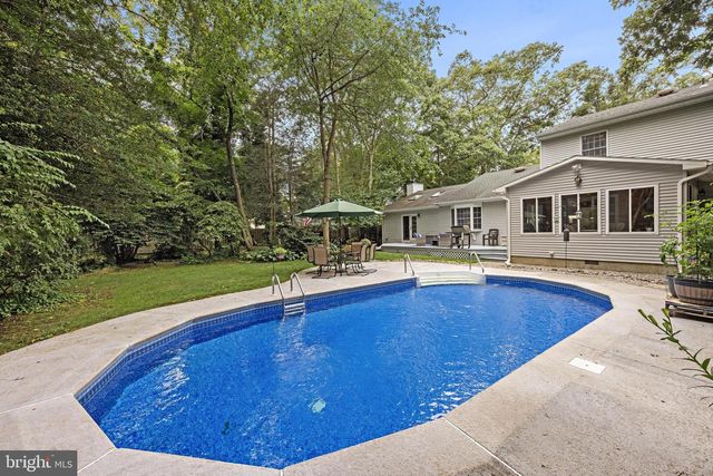 4 PINE OAK DR, Little Egg Harbor Twp, NJ 08087