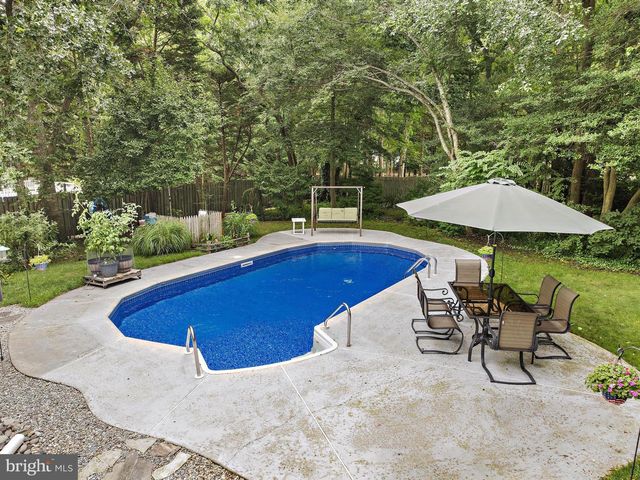 4 PINE OAK DR, Little Egg Harbor Twp, NJ 08087