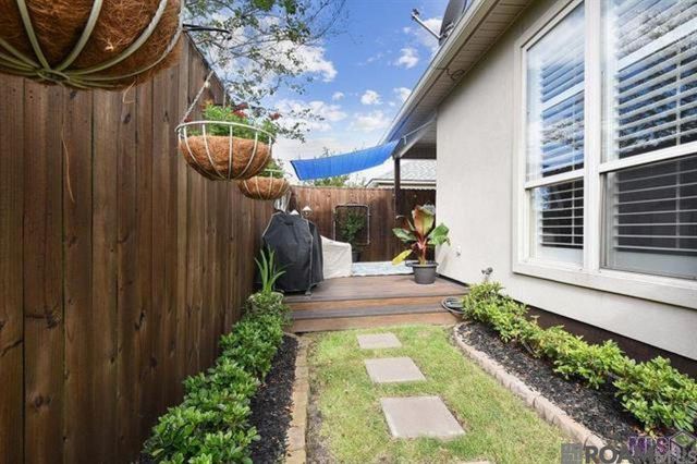 5432 Courtyard Dr, Gonzales, LA 70737