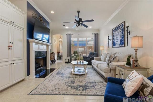 5432 Courtyard Dr, Gonzales, LA 70737