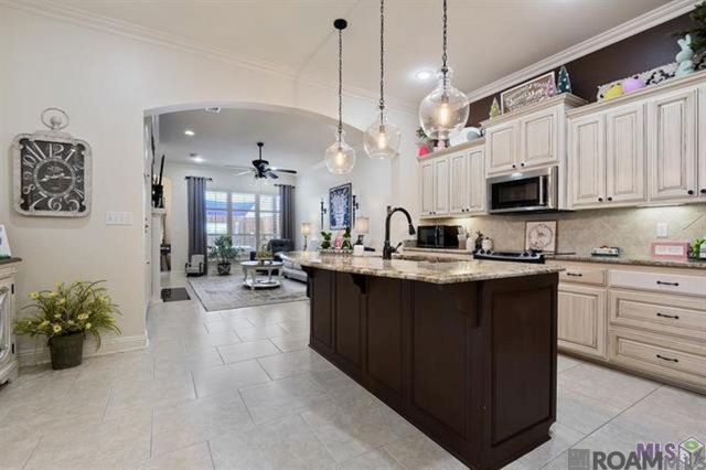 5432 Courtyard Dr, Gonzales, LA 70737