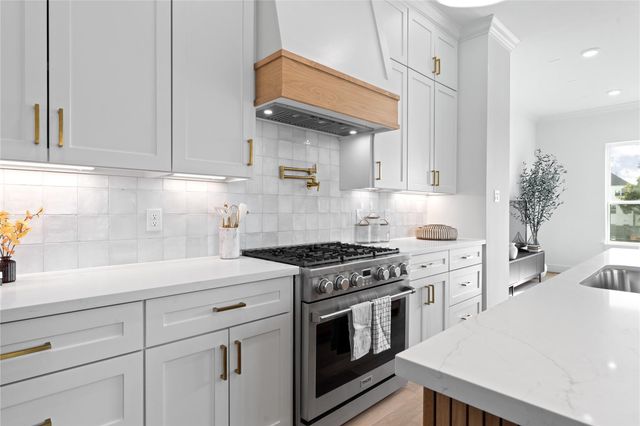 1614 Ojeman Road A, Houston, TX 77055