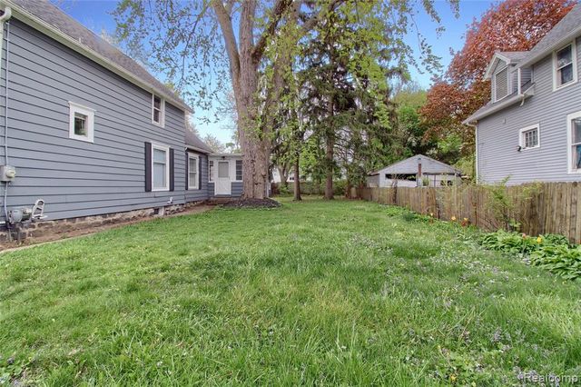 127 Bates Street, Jackson, MI 49202