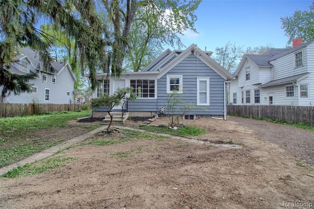 127 Bates Street, Jackson, MI 49202