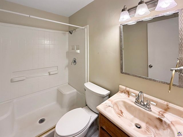 209 Scarborough Road, Centerville, GA 31028