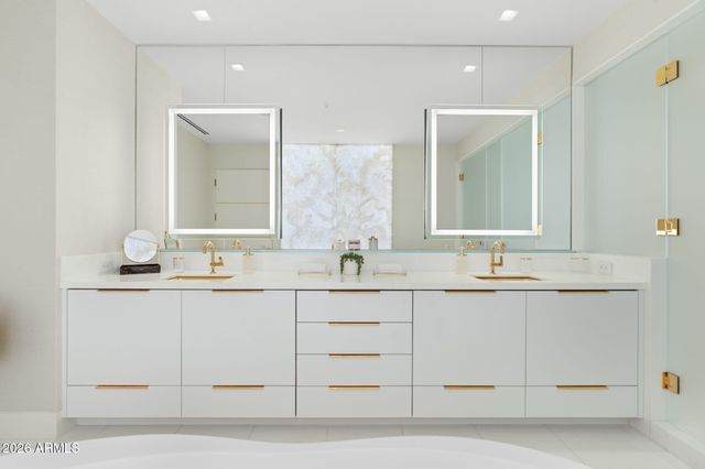 6587 N PALMERAIE Boulevard 2015, Paradise Valley, AZ 85253