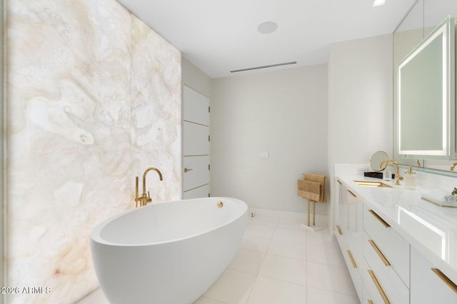 6587 N PALMERAIE Boulevard 2015, Paradise Valley, AZ 85253