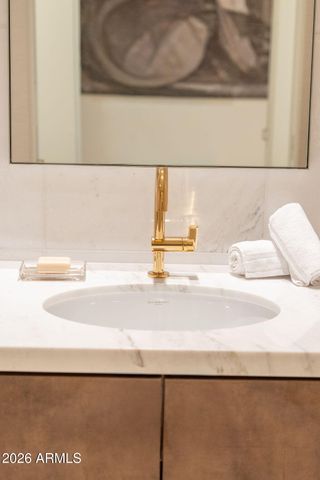 6587 N PALMERAIE Boulevard 2015, Paradise Valley, AZ 85253