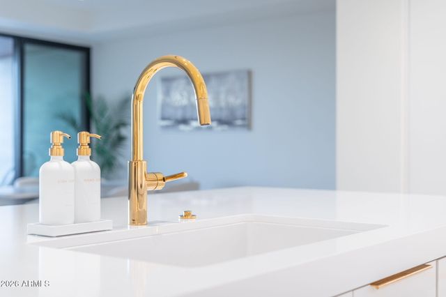 6587 N PALMERAIE Boulevard 2015, Paradise Valley, AZ 85253