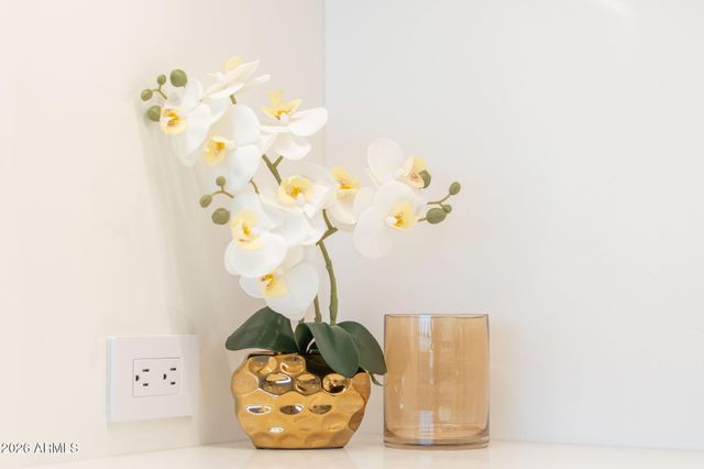 6587 N PALMERAIE Boulevard 2015, Paradise Valley, AZ 85253