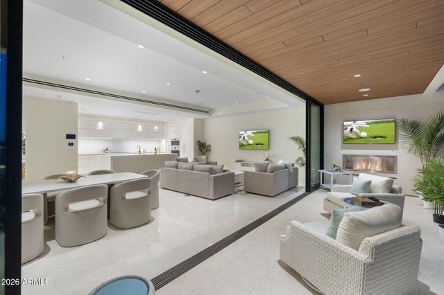 6587 N PALMERAIE Boulevard 2015, Paradise Valley, AZ 85253