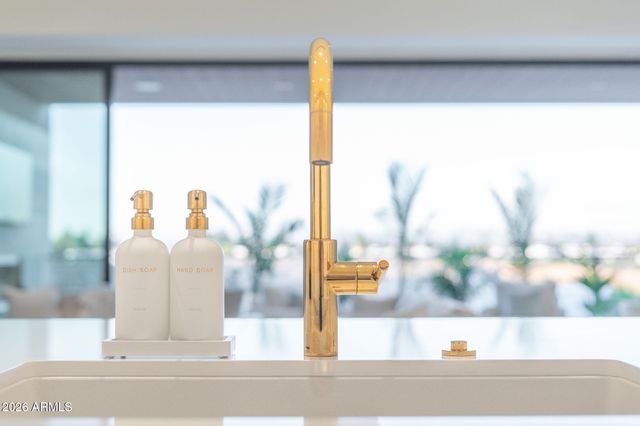 6587 N PALMERAIE Boulevard 2015, Paradise Valley, AZ 85253