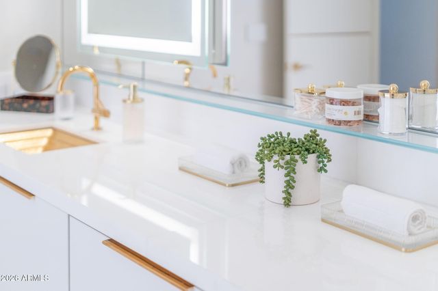 6587 N PALMERAIE Boulevard 2015, Paradise Valley, AZ 85253