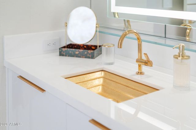 6587 N PALMERAIE Boulevard 2015, Paradise Valley, AZ 85253