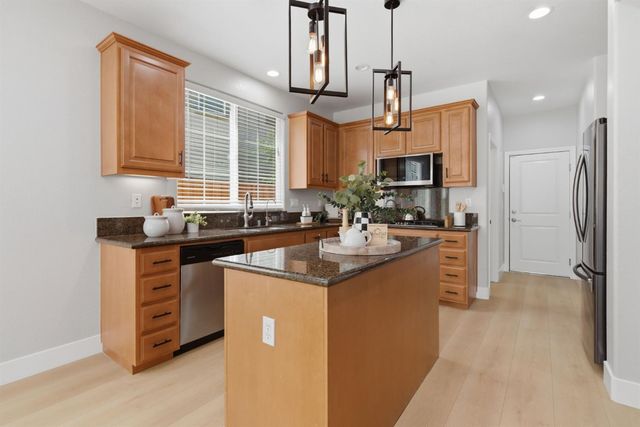 456 N Sierra Madre St, Mountain House, CA 95391