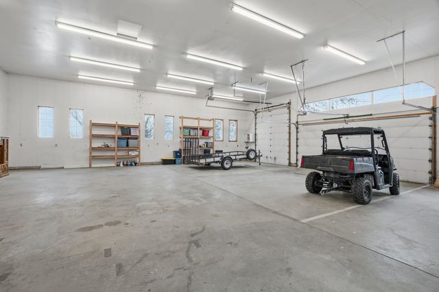 32115 N Spotted Rd, Deer Park, WA 99006