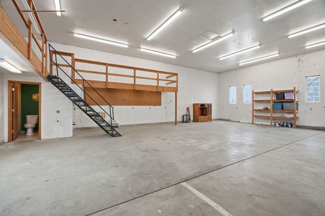 32115 N Spotted Rd, Deer Park, WA 99006