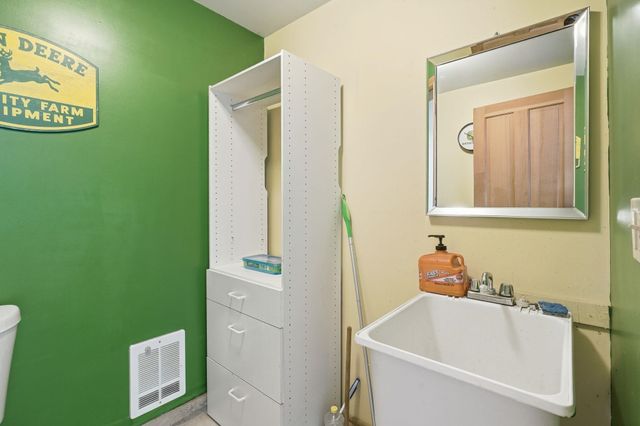 32115 N Spotted Rd, Deer Park, WA 99006