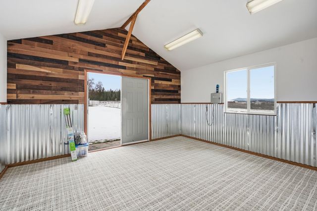 32115 N Spotted Rd, Deer Park, WA 99006