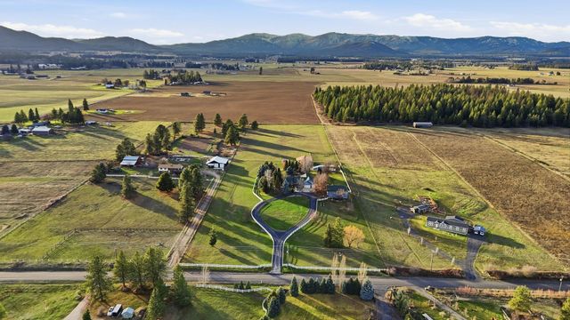 32115 N Spotted Rd, Deer Park, WA 99006