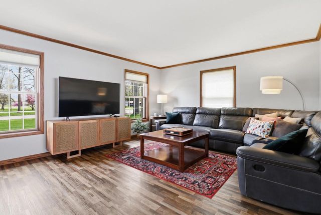 904 Lake Shore DRIVE, Beaver Dam, WI 53916