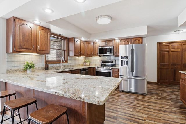 904 Lake Shore DRIVE, Beaver Dam, WI 53916