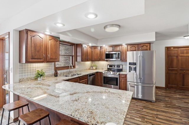 904 Lake Shore DRIVE, Beaver Dam, WI 53916