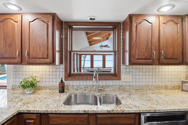904 Lake Shore DRIVE, Beaver Dam, WI 53916