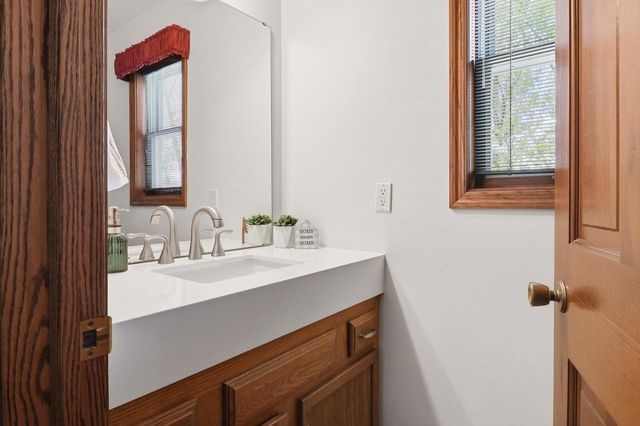 904 Lake Shore DRIVE, Beaver Dam, WI 53916