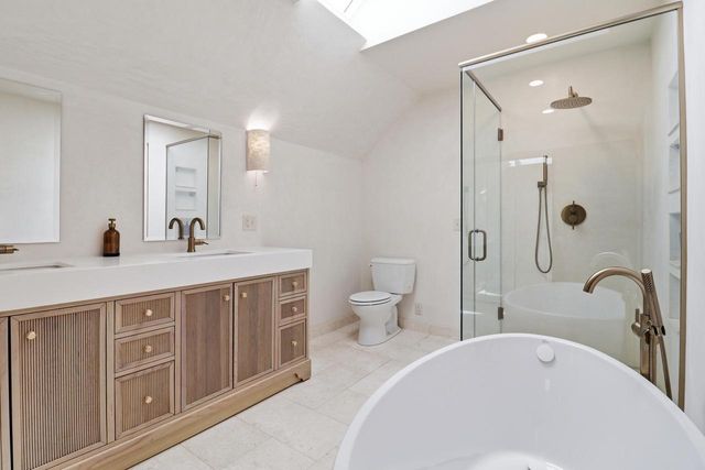 904 Lake Shore DRIVE, Beaver Dam, WI 53916