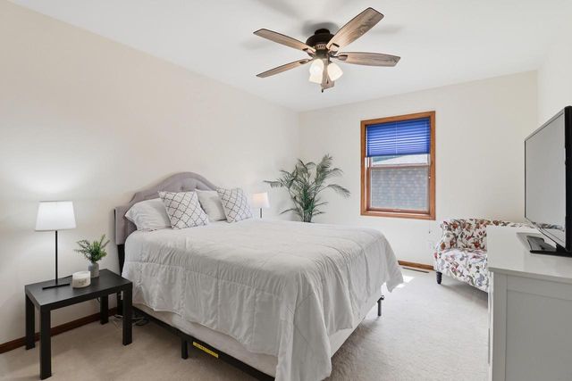 904 Lake Shore DRIVE, Beaver Dam, WI 53916