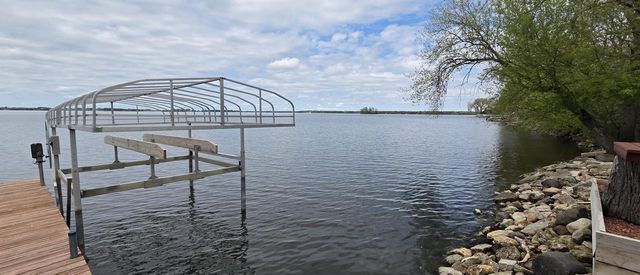 904 Lake Shore DRIVE, Beaver Dam, WI 53916