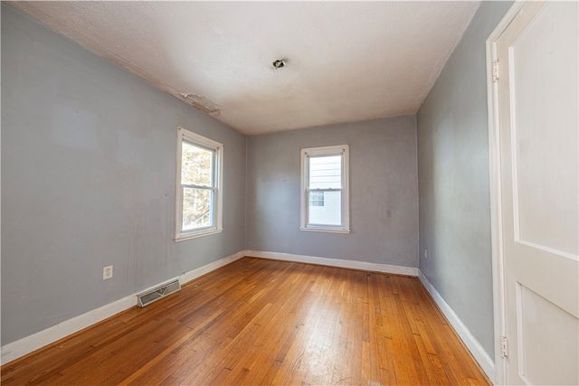 2402 W Main St, Aliquippa, PA 15001