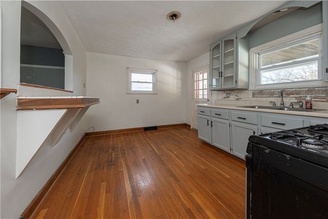 2402 W Main St, Aliquippa, PA 15001