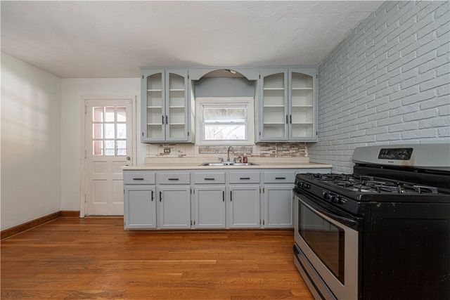 2402 W Main St, Aliquippa, PA 15001