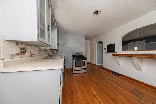 2402 W Main St, Aliquippa, PA 15001