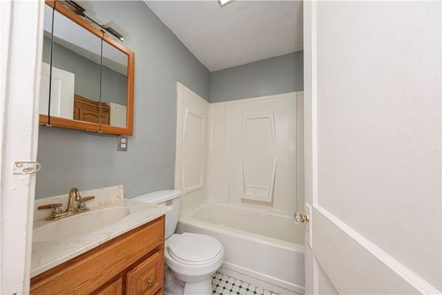 2402 W Main St, Aliquippa, PA 15001