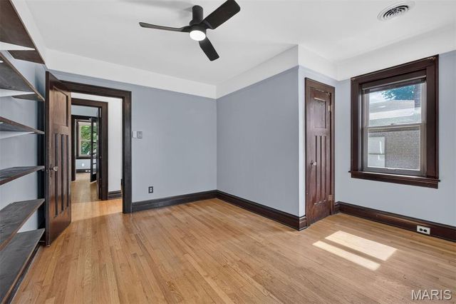 6125 W Park Avenue, St Louis, MO 63139