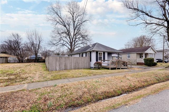 806 Pocahontas PL, Hampton, VA 23661