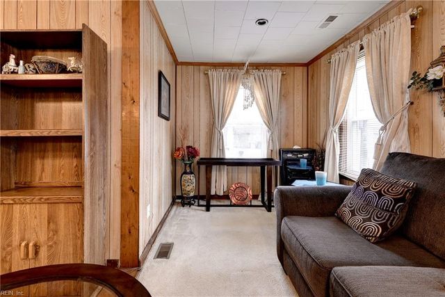 806 Pocahontas PL, Hampton, VA 23661